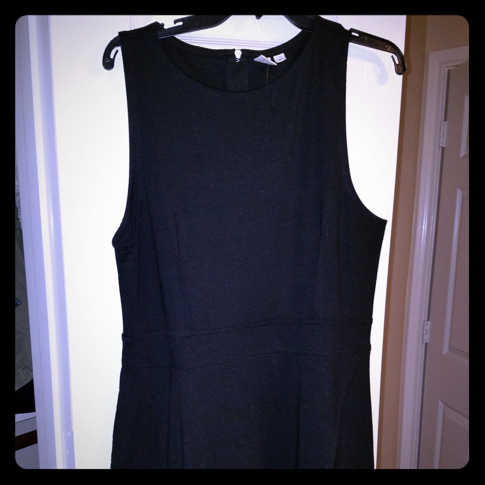 Sleeveless LBD